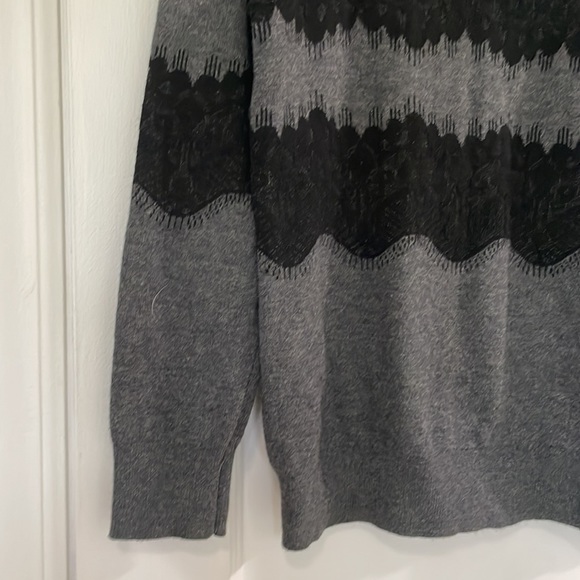 Banana Republic sweater with lace M petit - Picture 6 of 9